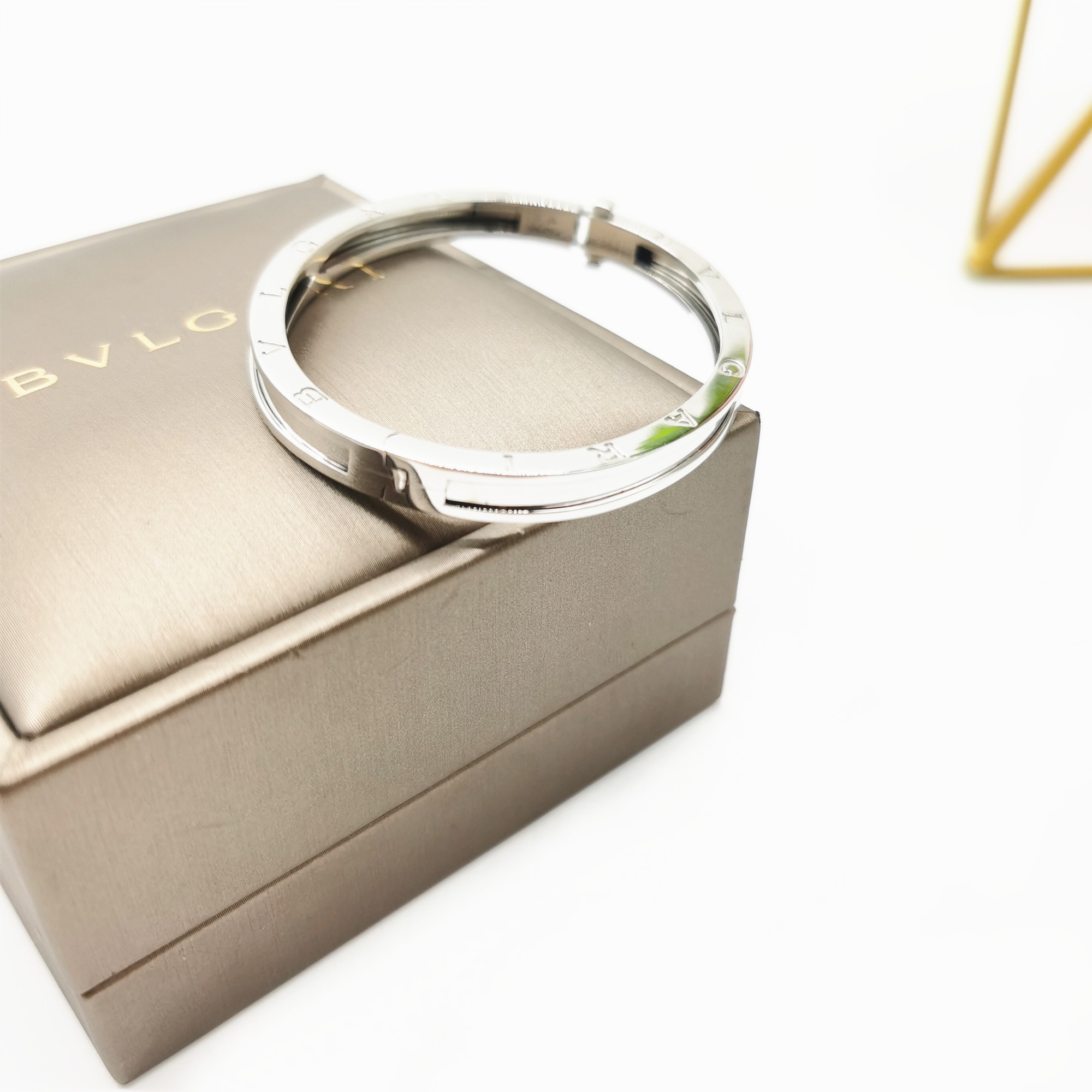 3020F4D2E4BED19FC65E680A6BC46936_副本.jpg 3020F4D2E4BED19FC65E680A6BC46936_副本.jpg